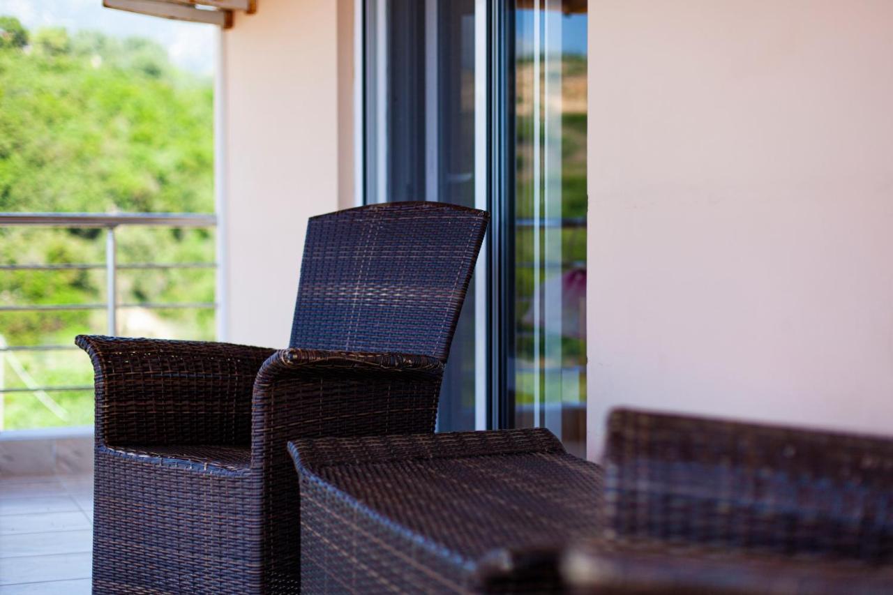 George Hotel Rooms&Suites Himara Kültér fotó