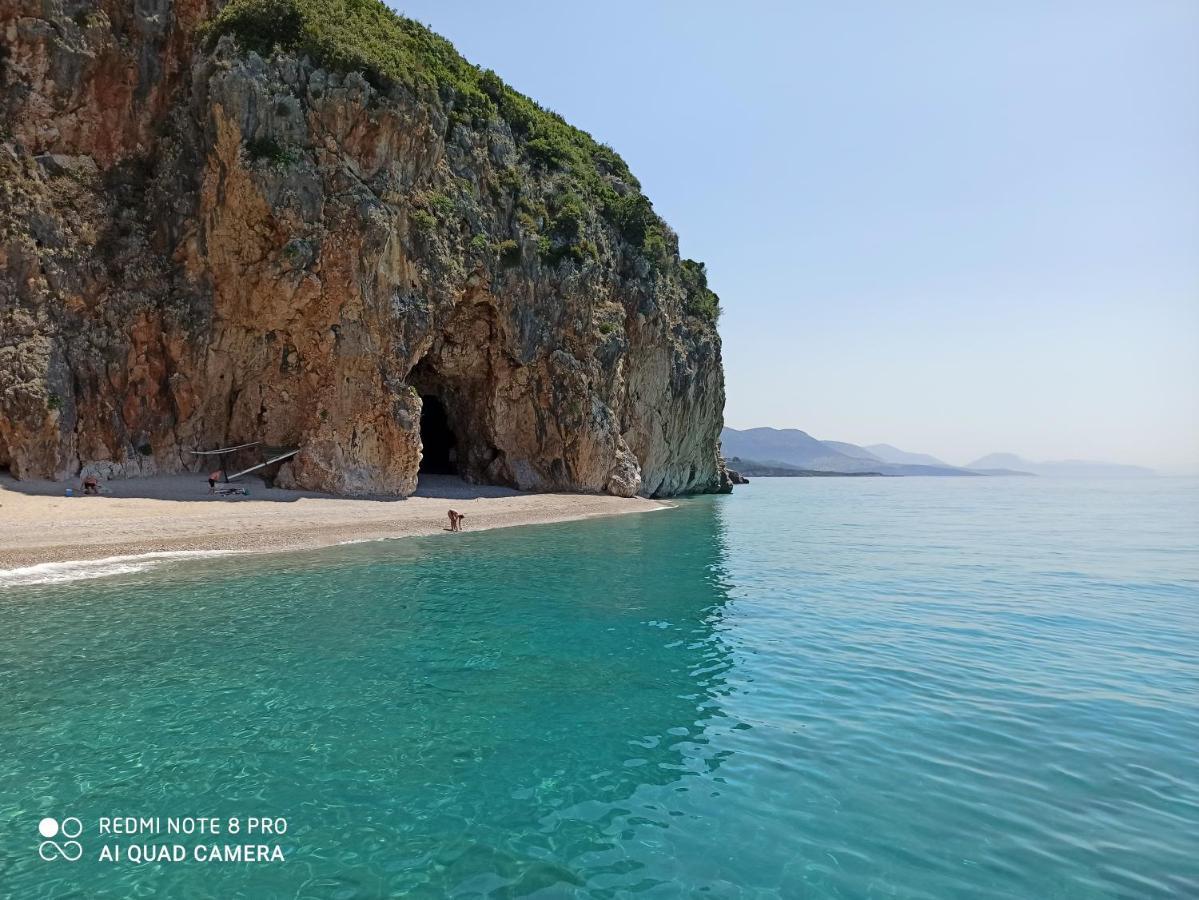 George Hotel Rooms&Suites Himara Kültér fotó