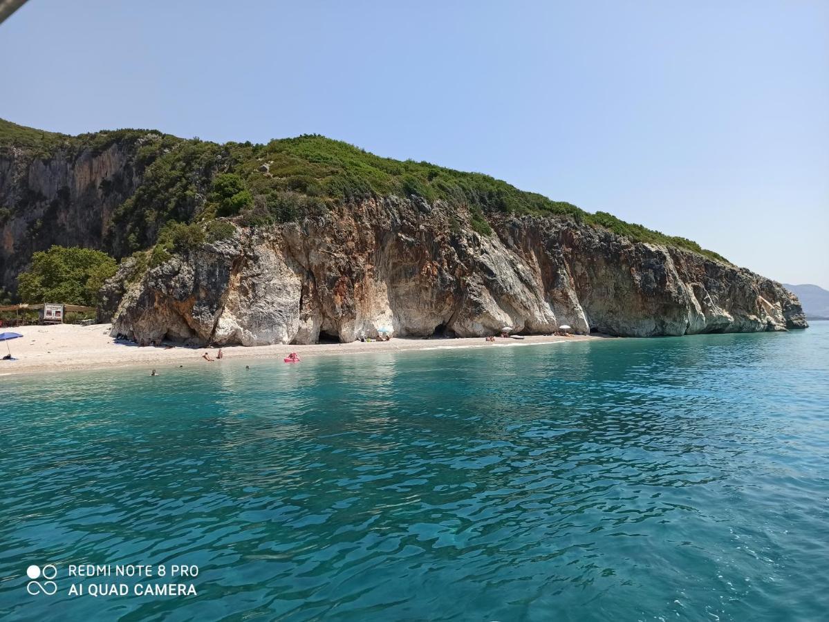 George Hotel Rooms&Suites Himara Kültér fotó