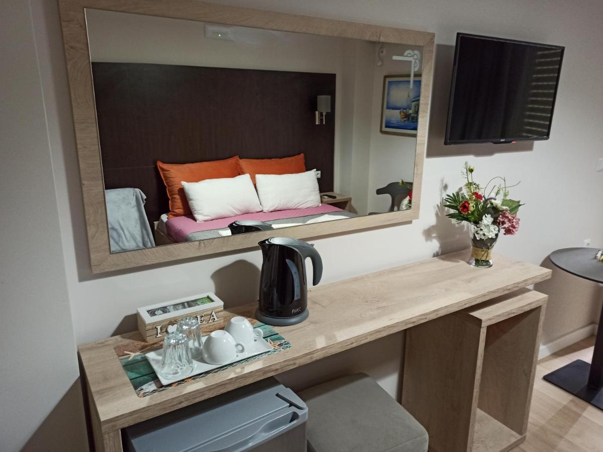 George Hotel Rooms&Suites Himara Kültér fotó