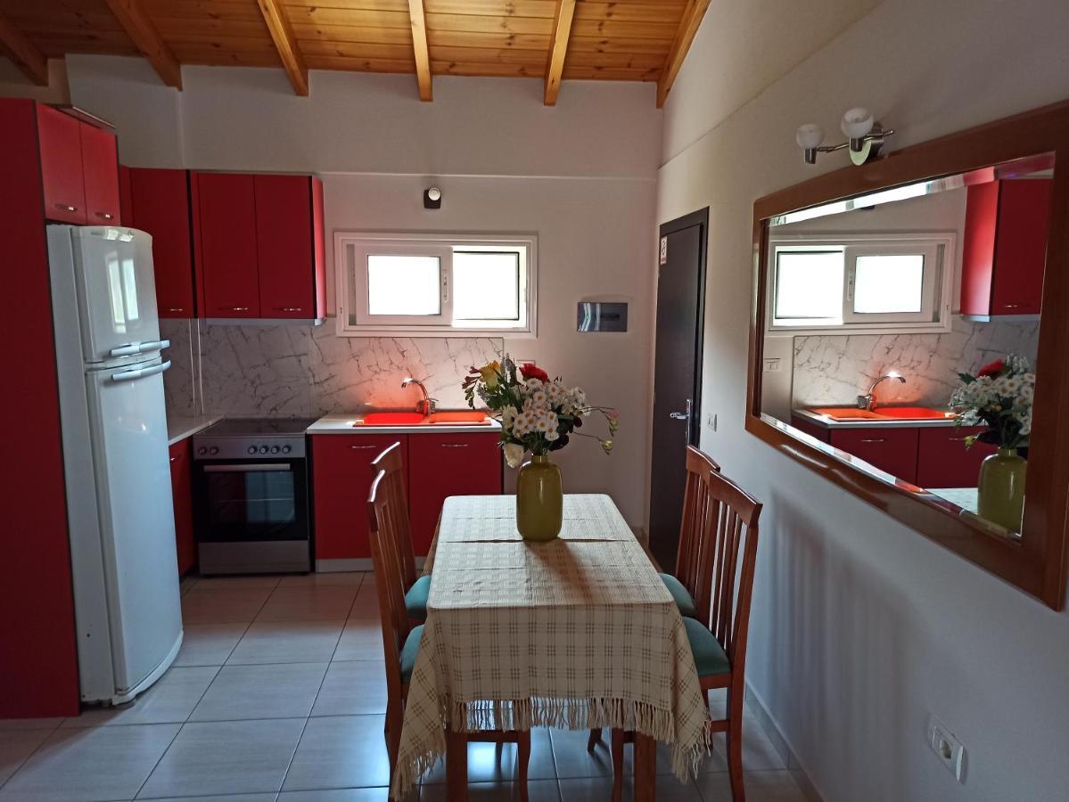 George Hotel Rooms&Suites Himara Kültér fotó