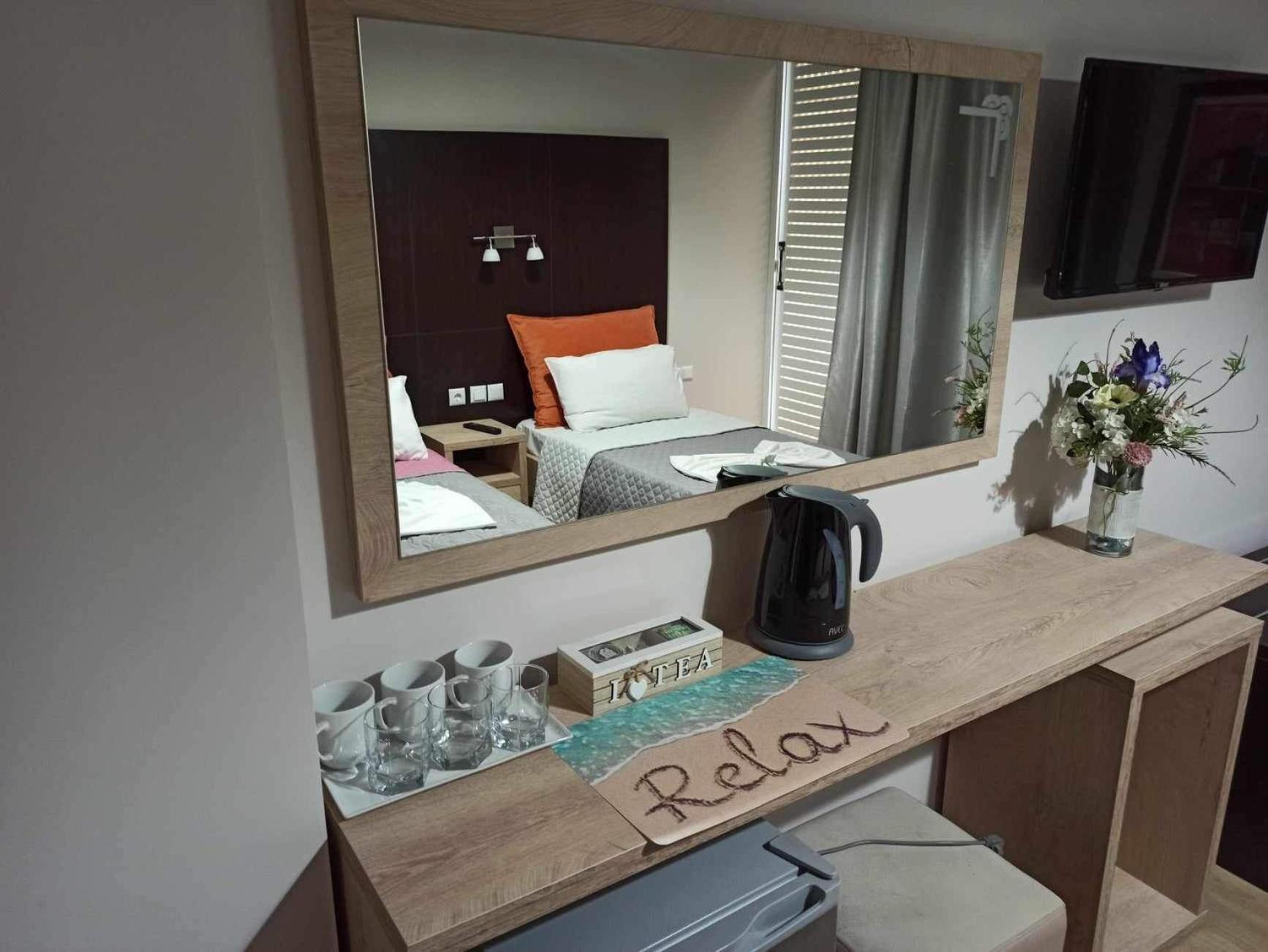 George Hotel Rooms&Suites Himara Kültér fotó