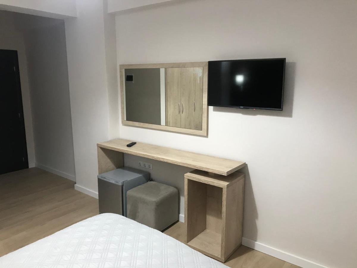 George Hotel Rooms&Suites Himara Kültér fotó