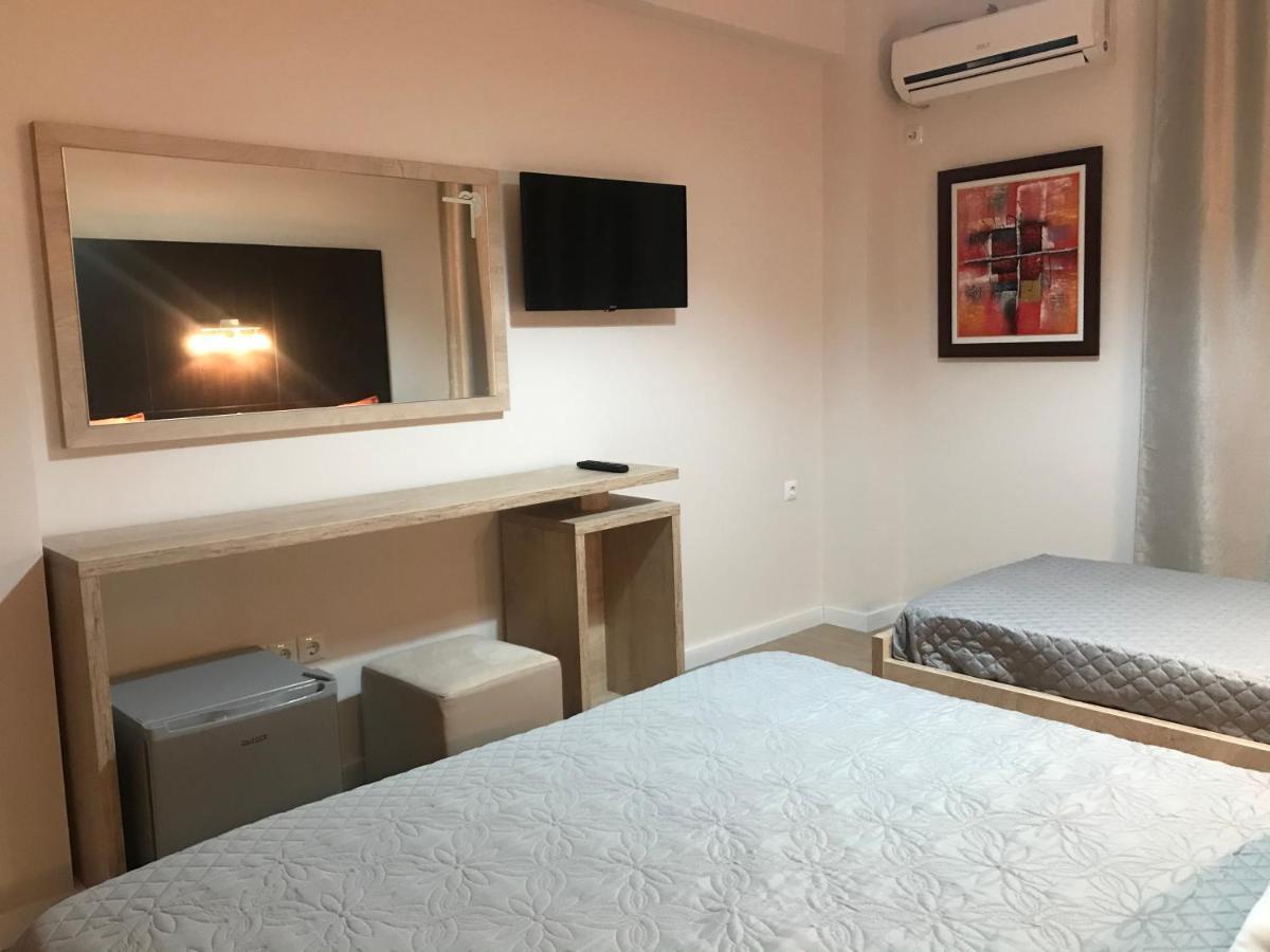 George Hotel Rooms&Suites Himara Kültér fotó
