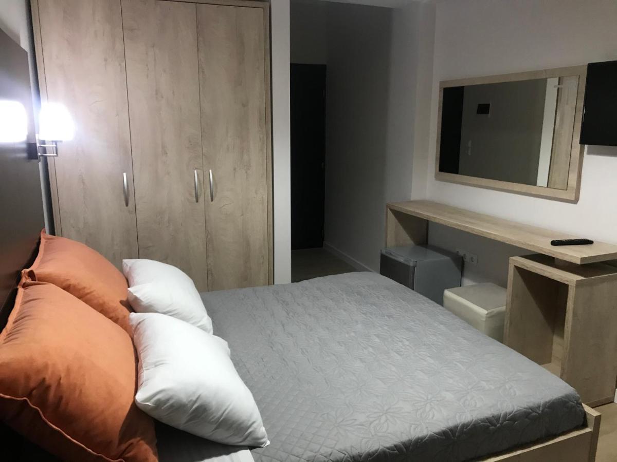 George Hotel Rooms&Suites Himara Kültér fotó